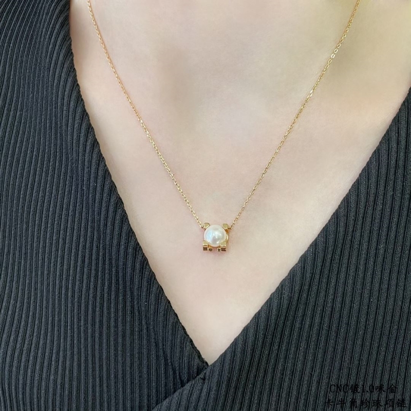 Ca*t1er necklaces